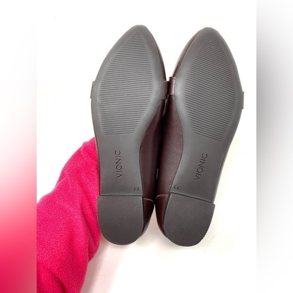 Vionic Gem Savannah point toe leather flats wine - Picture 11 of 12